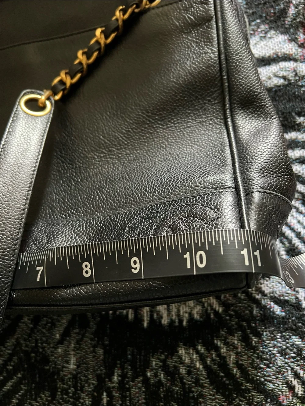 CHANEL classic shoulder